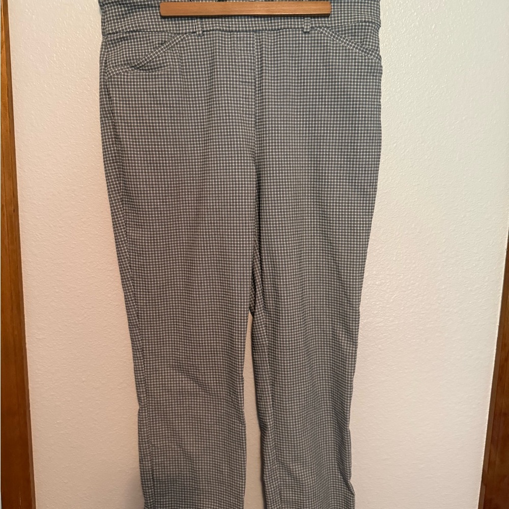 Hilary Radley Capri Pants